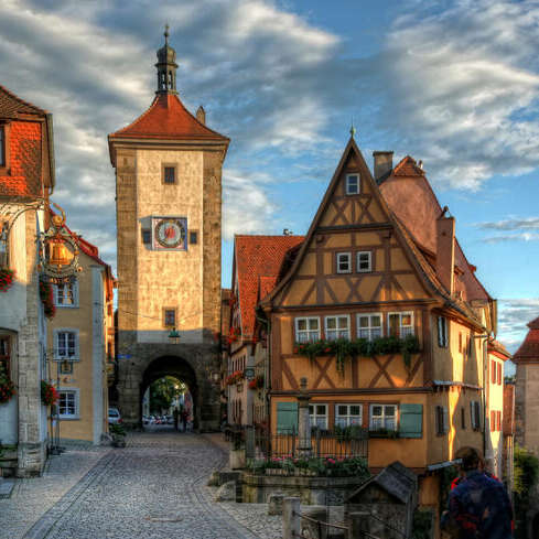 Zeitreise ins Mittelalter auf der Romantischen Straße nach Rothenburg ob der Tauber Tagesausflug von Autobus Oberbayern Multilingualer Audioguide in 7 Sprachen