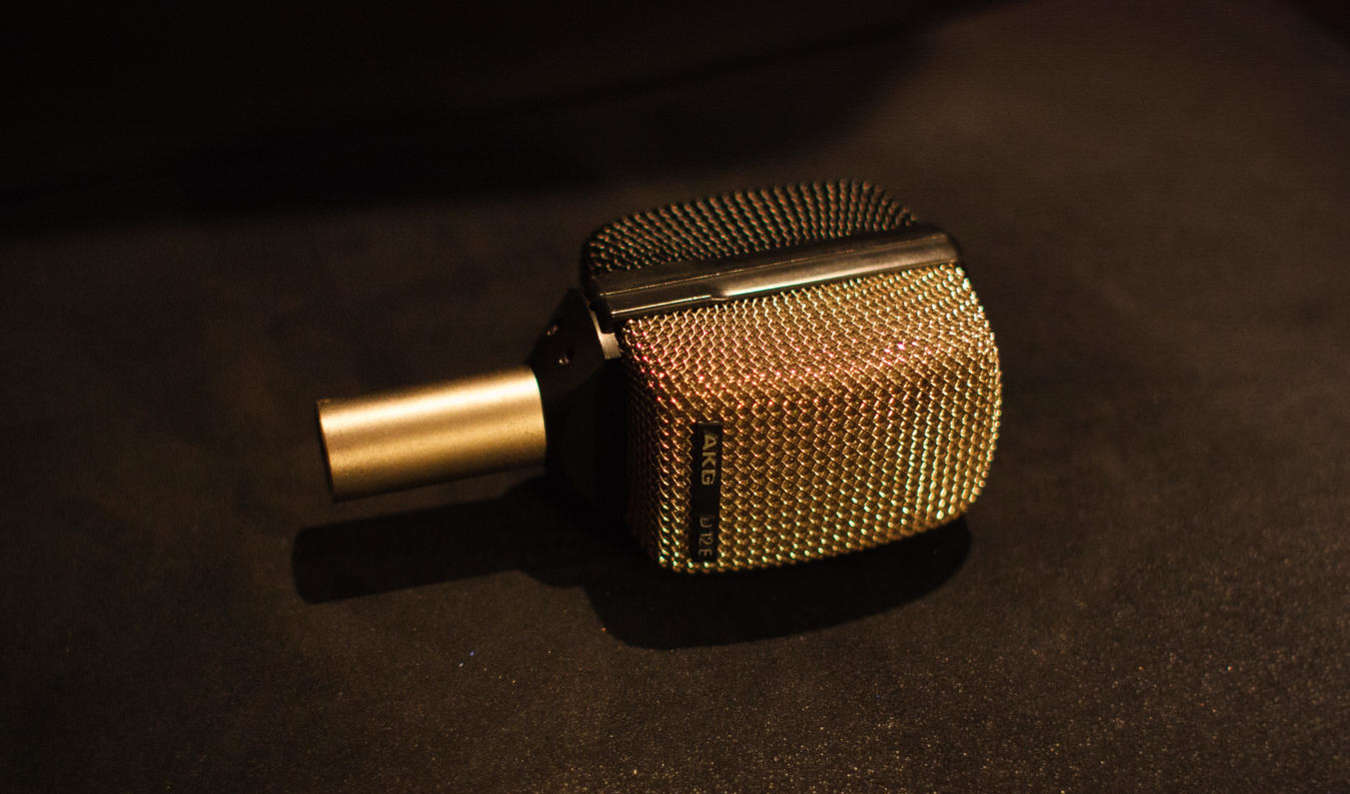 AKG D12